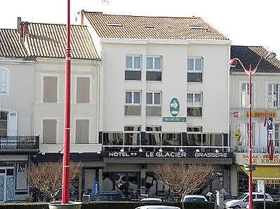 Le Glacier Otel 3*